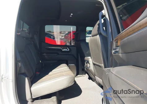 2024 Chevrolet Silverado 1500 4Wd Short Bed High Country z USA, uszkodzony, nr VIN 1GCUDJED1RZ247396